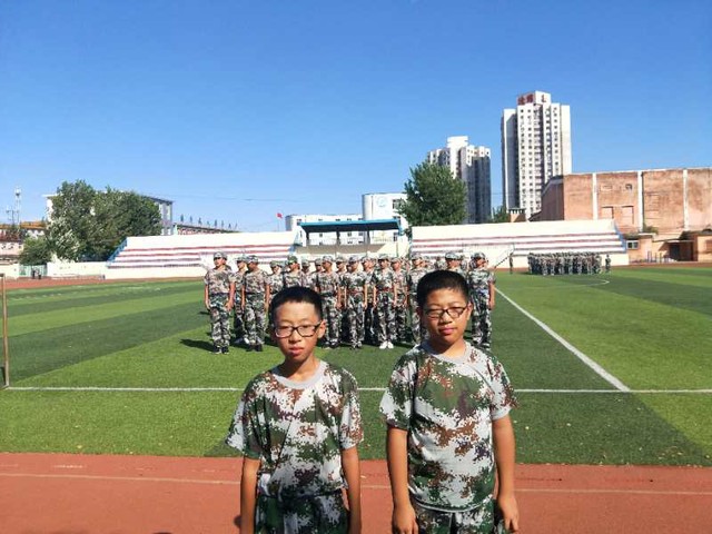 第七期沧州八中北校区初中一年级29班军训精彩瞬间。 